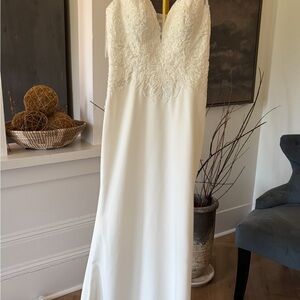 Elegant White Lace Wedding Dress